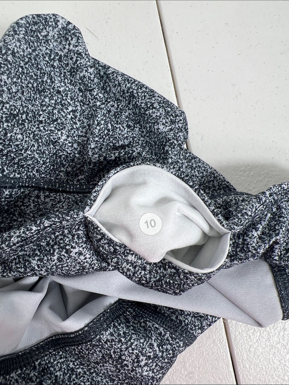 Lululemon Sz 10 Capri Length Leggings Gray Speckled - Picture 4 of 8
